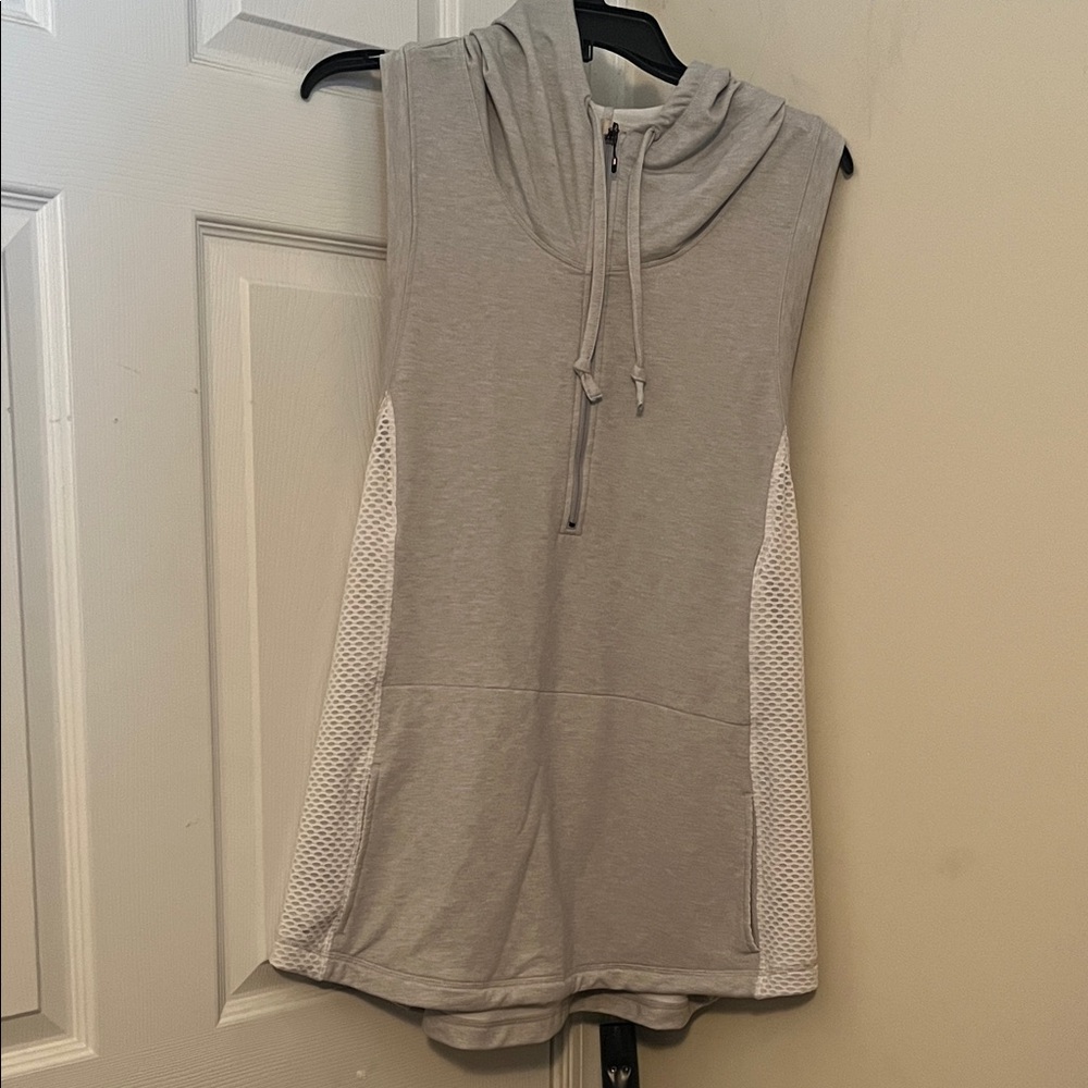CALIA by Carrie Underwood Gray Sleeveless Hoodie